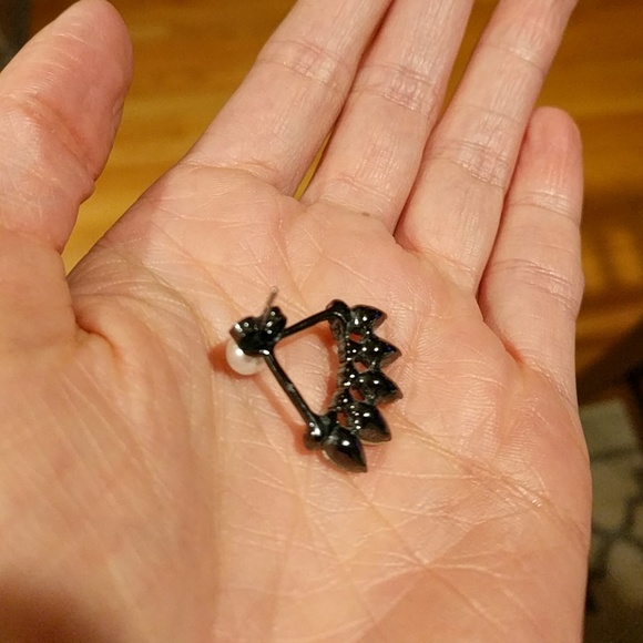 A pair of ear jacket earrings. - Picture 2 of 3